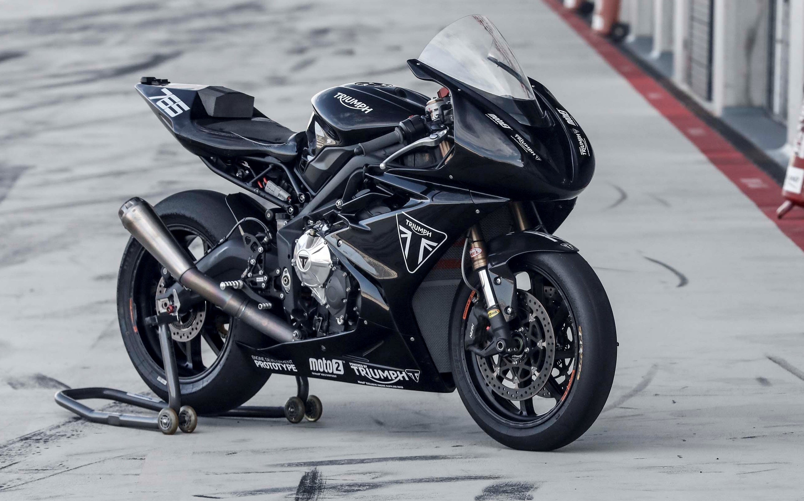 Triumph Daytona 765 Moto2 Limited Edition Med Skilt Bike Powered Triumph Daytona 765 Moto2 Limited Edition Med Skilt Bike Powered